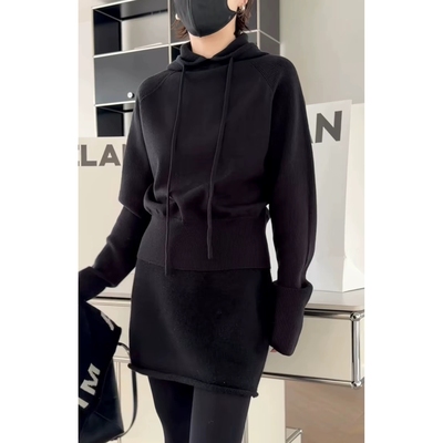 秒发25年冬季诗歌兰25109慵懒温柔知性抽绳收腰显瘦连帽针织衫女