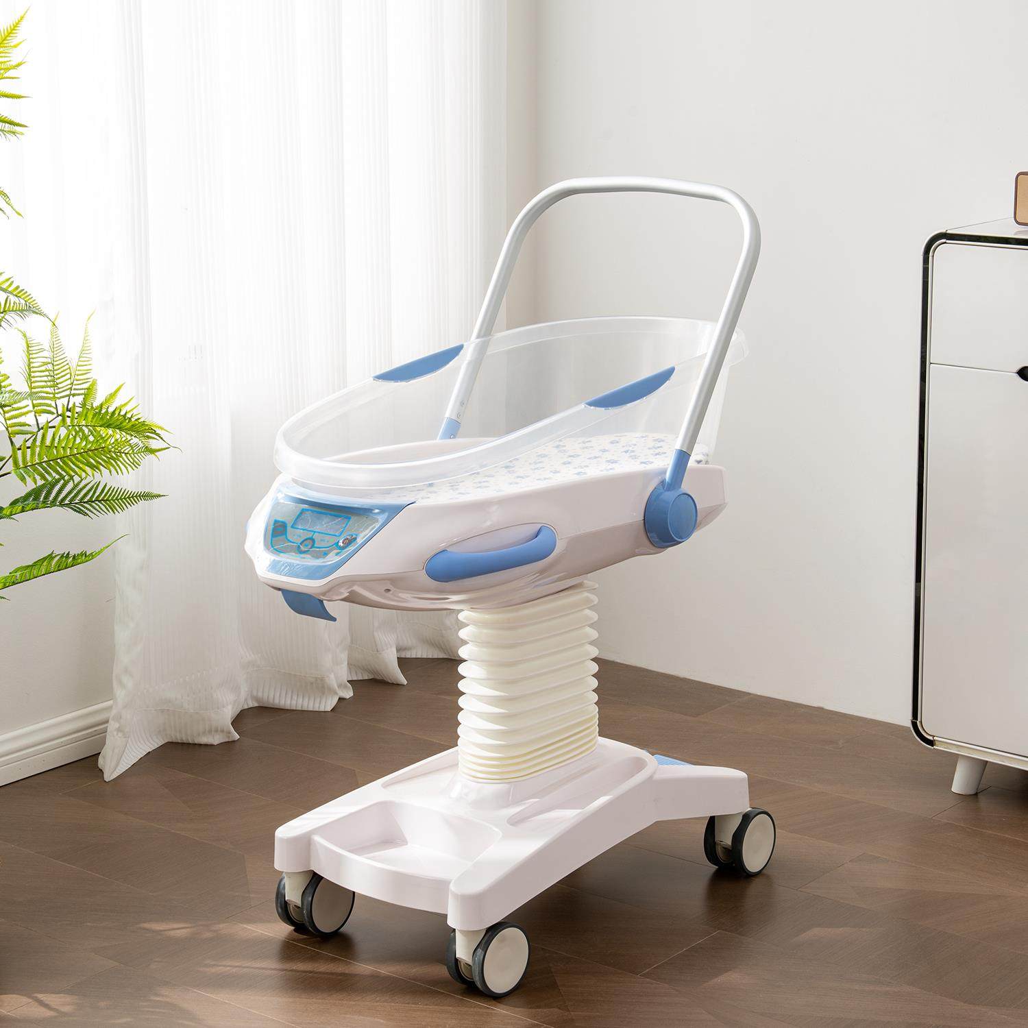 医院月子会所中心婴儿车高透明可移动升降多功能防溢奶婴儿床推车