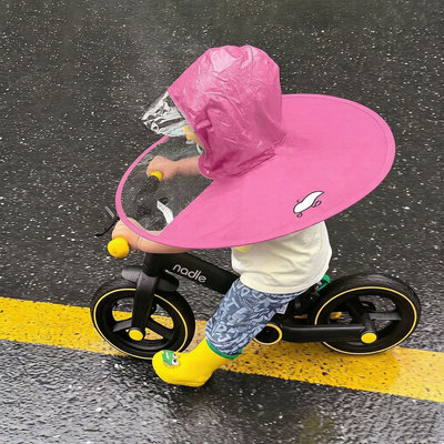 雨天遛娃，快乐不打烊！