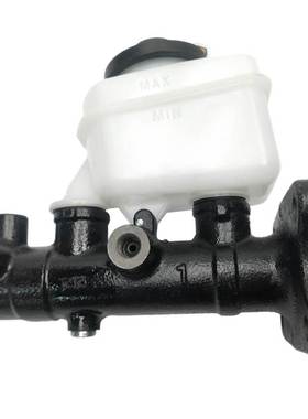 47201-35640汽车配件制动总泵刹车总泵适用于丰田HILUX