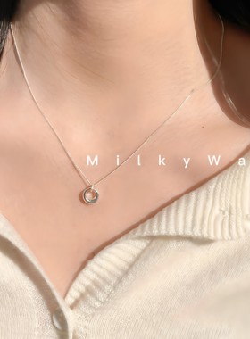 简约风几何圆圈吊坠项链女款配饰2025新款轻奢小众锁骨链精致颈链