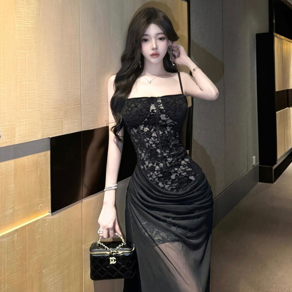 纯欲风红色蕾丝收腰礼服连衣裙女2025夏季新款性感一字肩抹胸长裙