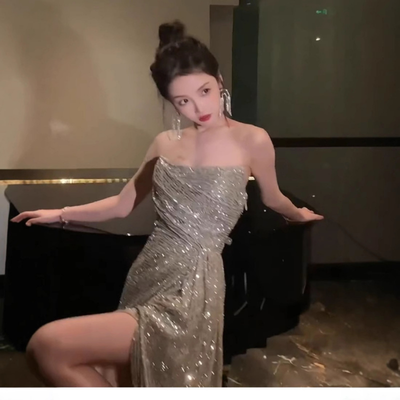 轻奢名媛银色裙 露肩抹胸收腰款 夏季小众设计 性感中长连衣裙