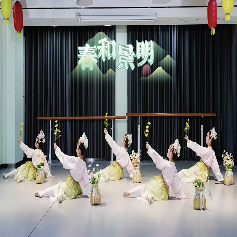 舞台儿童演出服春和景明演出服