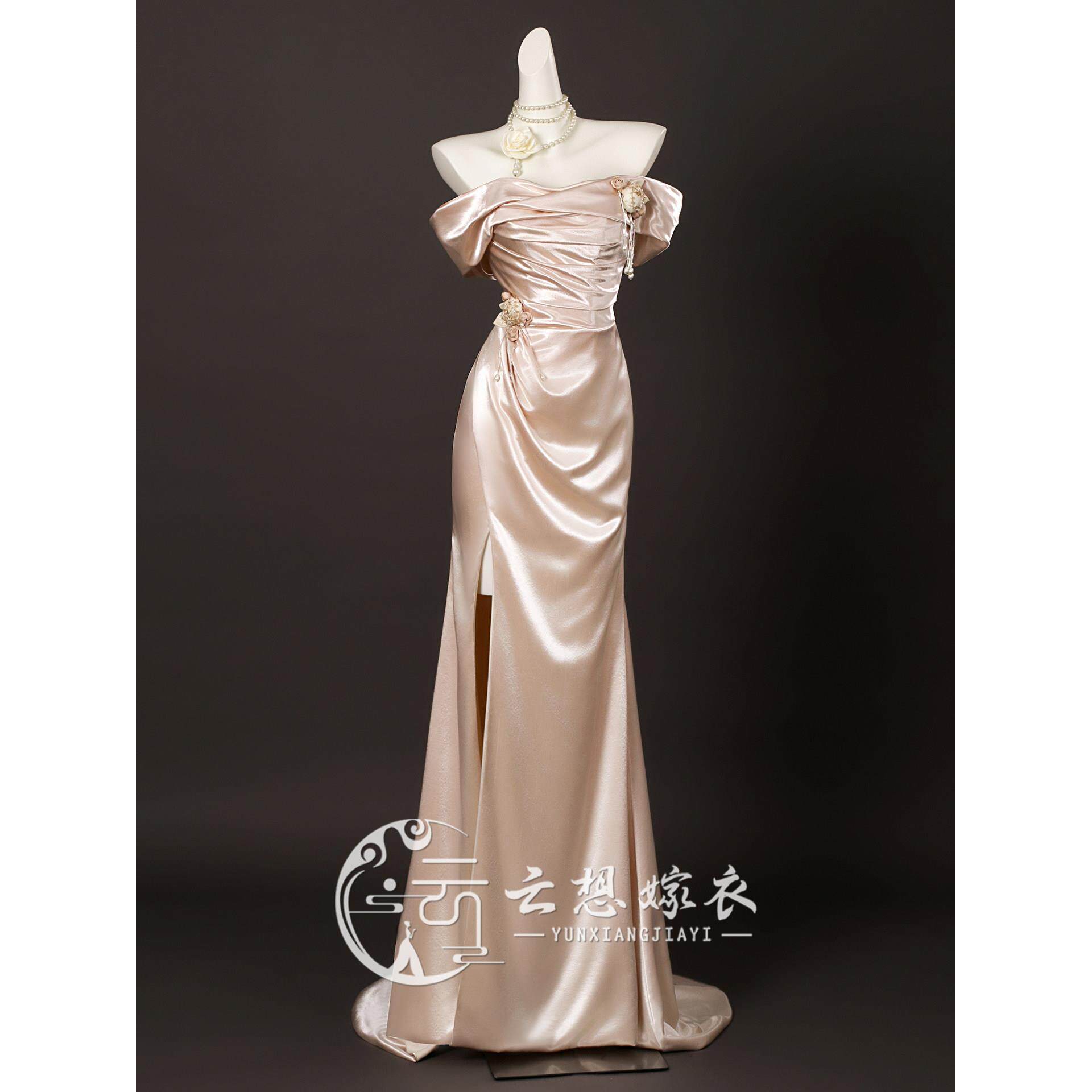 云想家高端大码遮手臂显白轻婚纱《西太后》敬酒服新娘宴会晚礼服