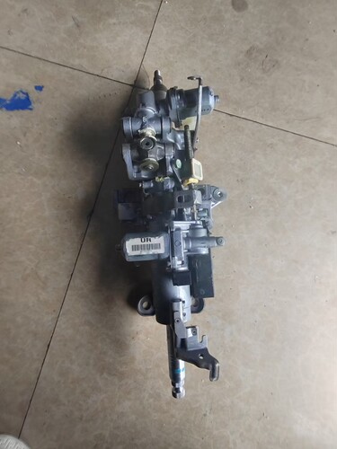 丰田12代皇冠方向盘管柱电动伸缩立柱05～09GS300 is250 is300
