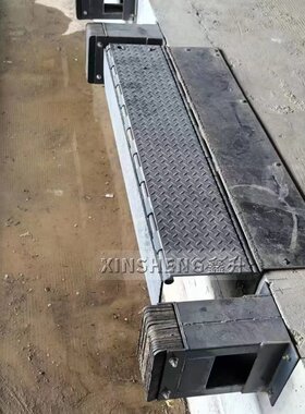 鑫升台边登车桥10吨厂家定做