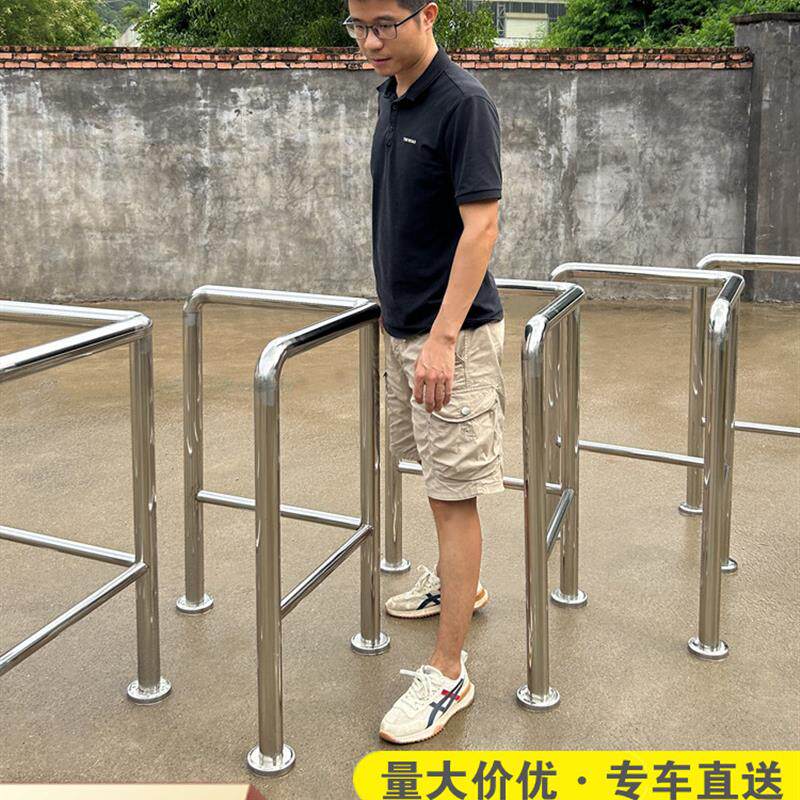 不锈钢挡车护栏 u型挡车器钢管隔离防撞杆t型l型公园入口防撞栏杆