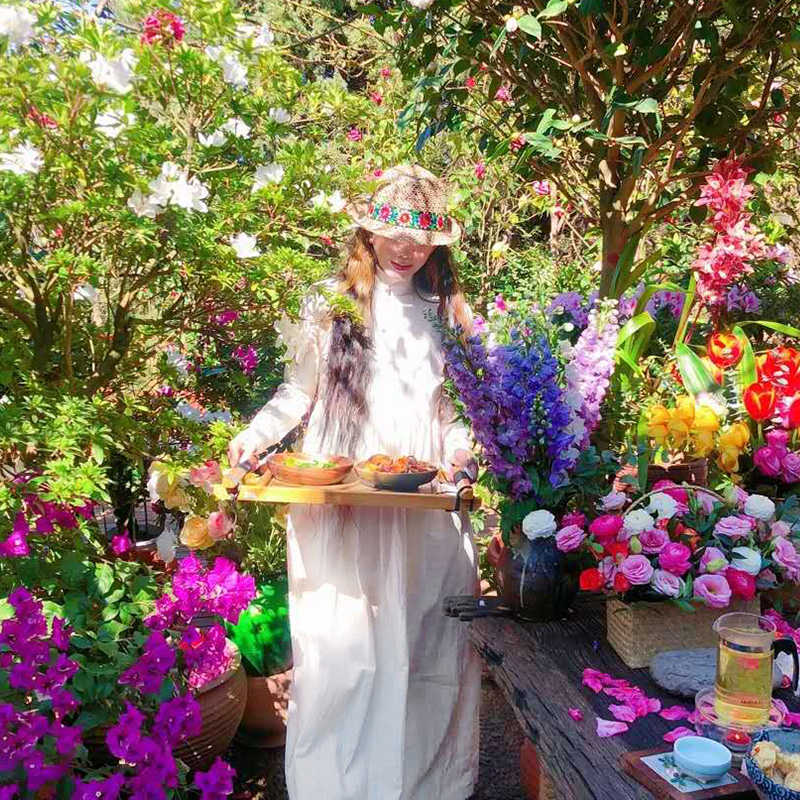 杨丽萍同款棠梨煎雪天丝连衣裙