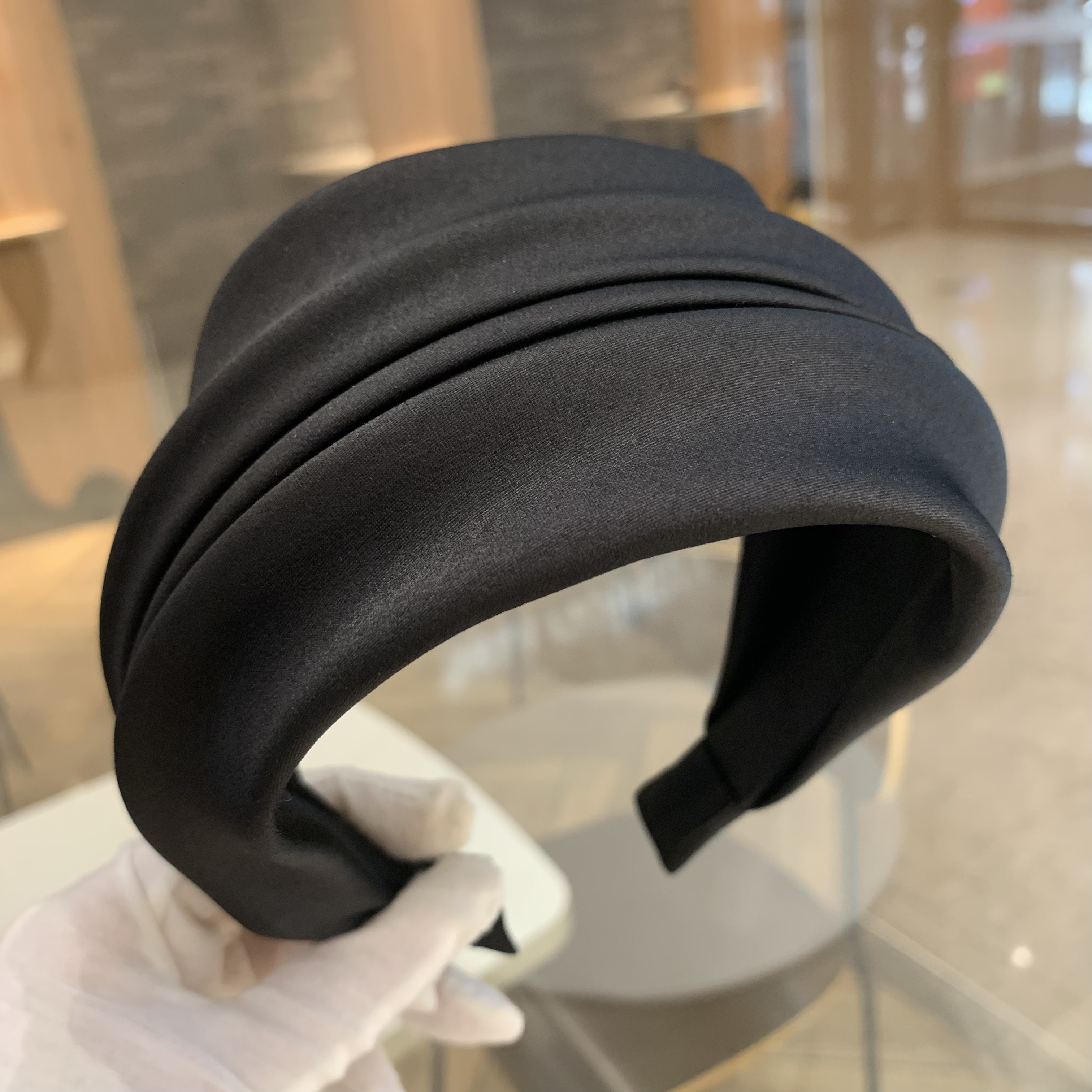 黑色缎面褶皱发卡发箍女高级感遮白发新款发捆头饰宽边压发头箍
