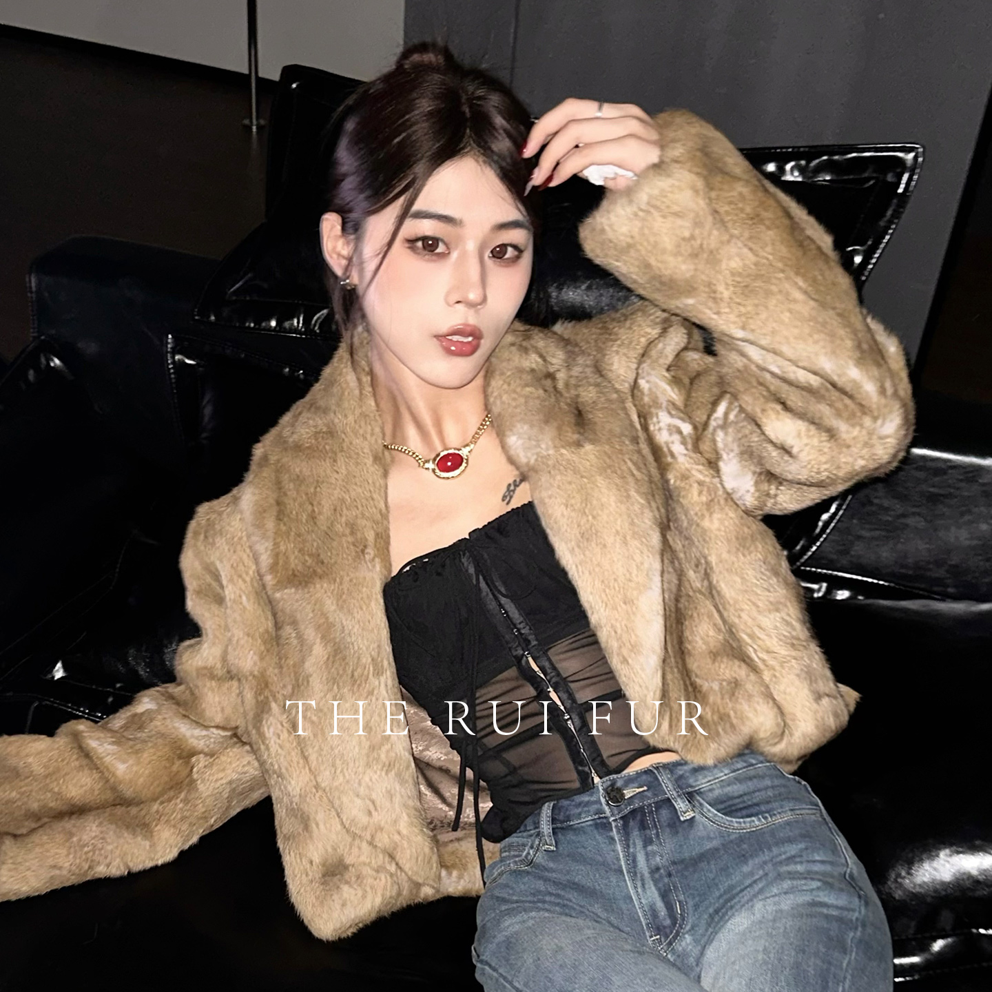 【TR】“画报女郎”进口兔毛中古风皮草2025新款冬季时髦保暖外套