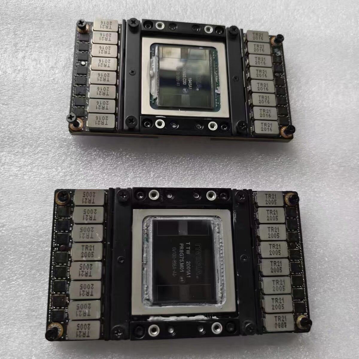 การ์ดจอ Tesla V100 16GB/32GB อะแดปเตอร์อินเทอร์เฟซ Smx2 การ์ด PCIe สำหรับการเรียนรู้เชิงลึก Nvlink Gpu