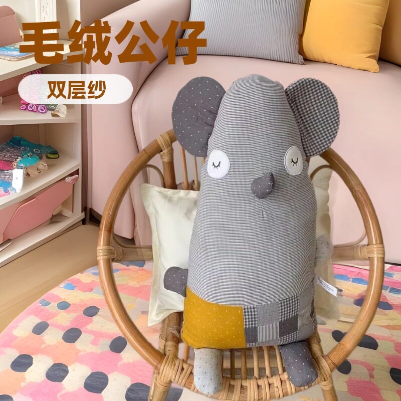 2025新款多巴胺猫咪抱枕靠枕双层纱纱布婴幼儿抱枕犀牛款安抚