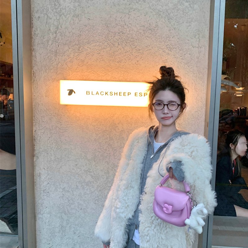 实拍实价~慵懒设计感甜美皮毛一体加厚毛毛外套