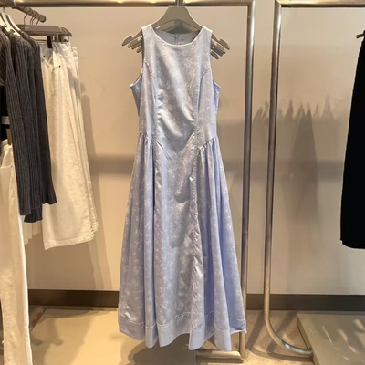 花卉暗纹条纹无袖圆领连衣裙