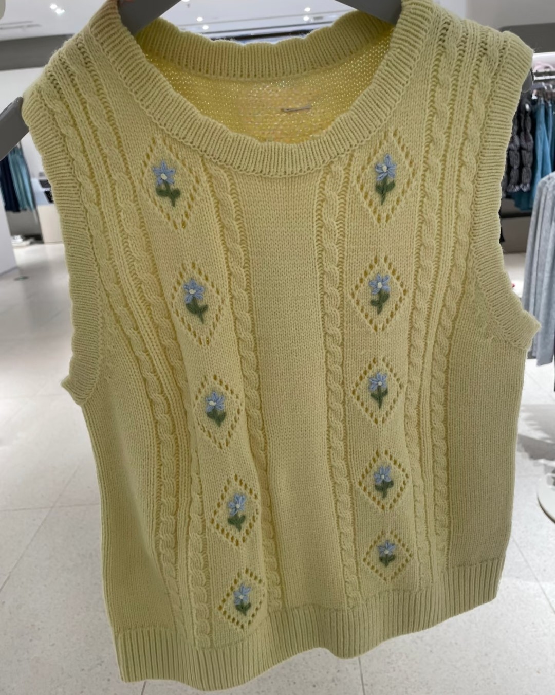 VM NY NB UR2026春百搭减龄花朵刺绣圆领无袖针织衫背心马甲女ins,女装/女士精品,毛针织衫,淘宝优惠券,粉丝福利购,淘宝优惠卷