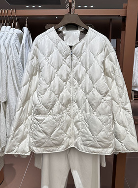 VM NY NB UR2025秋慵懒风绗缝水波纹大口袋圆领薄款羽绒服外套女