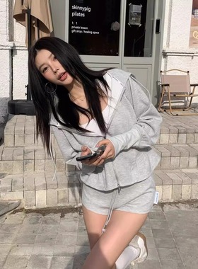 JAC FLEURANT25ss 灰色下摆拼接荷叶边拉链帽衫弹力短裤