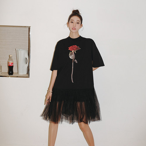 【折】LOST GENERAL春夏玫瑰印花网纱拼接长款黑色T恤抹胸连衣裙