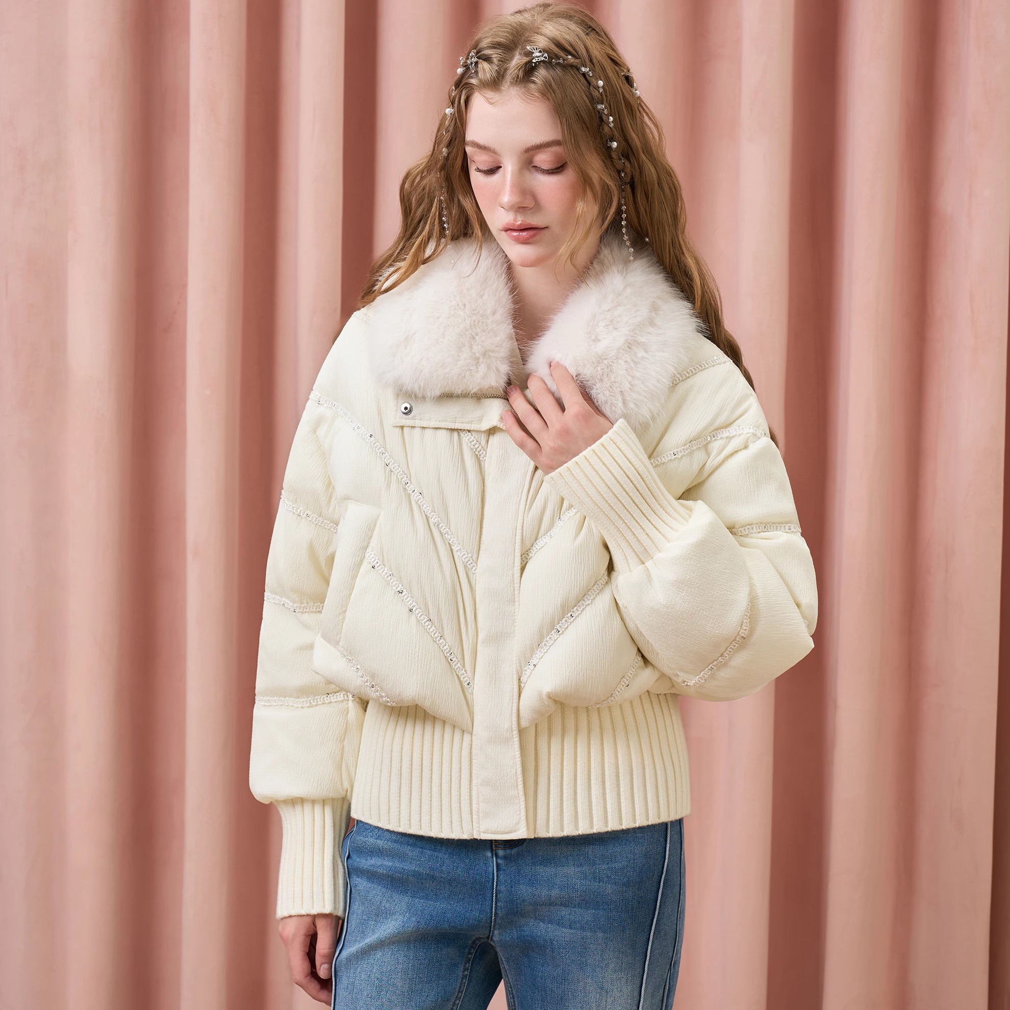 Three Quarters 25AW 米色毛领90鸭绒精致羽绒外套