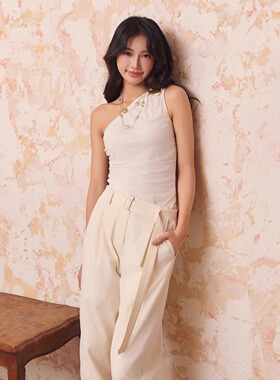 Three Quarters25SS 斜肩抽褶几何金属胸针上衣铜片 翻边弯刀裤