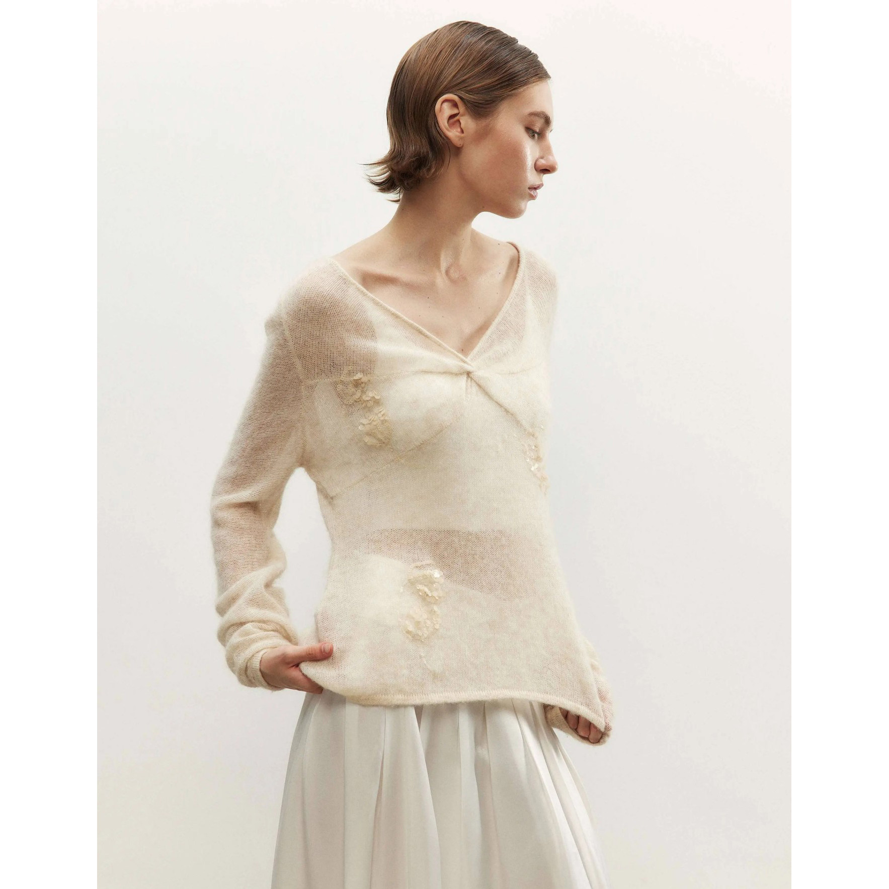 NONETONE · 极细羊驼毛V领立体珠片针织上衣