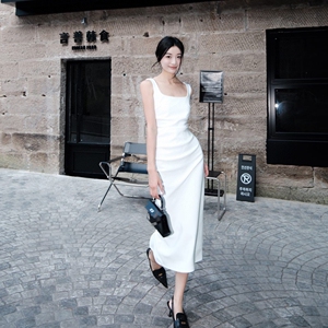 Maca Kaka官方旗舰店早秋新背心褶皱连衣裙高级纯色百搭