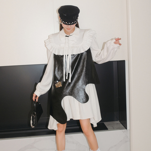 【折】ZZFY STUDIO 2R秋冬压褶花边领斗篷弧形下摆PU连衣裙