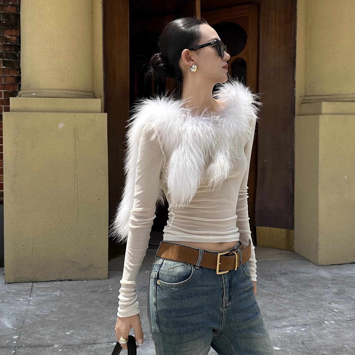 CNLEEWEI 25秋季新款 可拆狐狸皮草毛领绒网长袖紧身上衣 牛仔裤