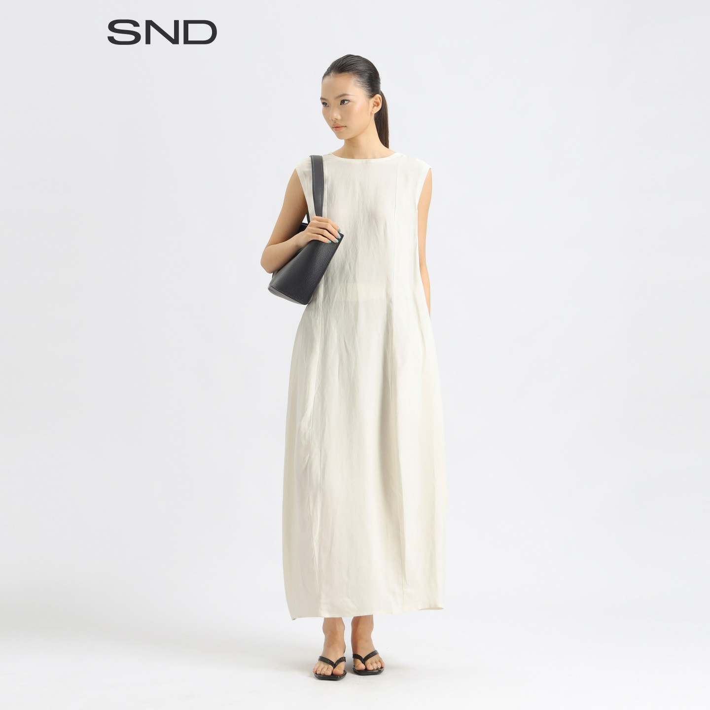 SS26蓬松背心式连衣裙女款图片