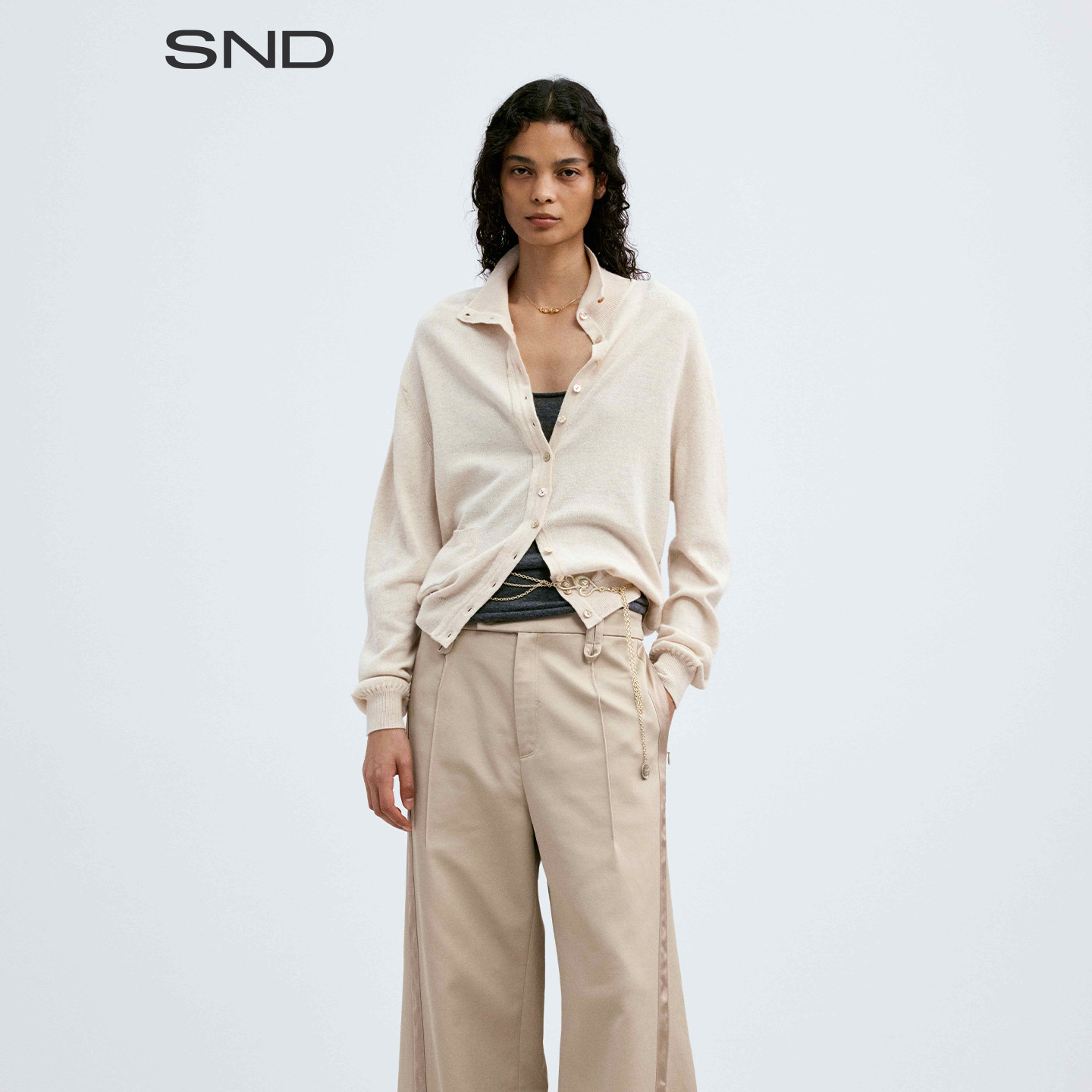 SNDPF26小高领造型开衫图片