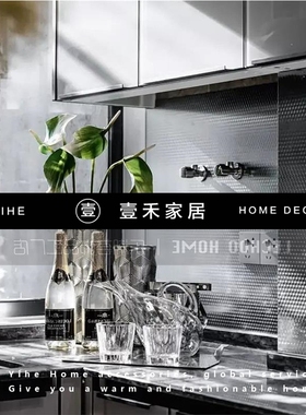 现代餐厅厨房果盘样板间组合真酒饰品轻奢咖啡机橱柜摆件面包机