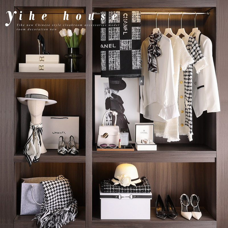 卧室女主衣橱展厅玄关柜飘窗台