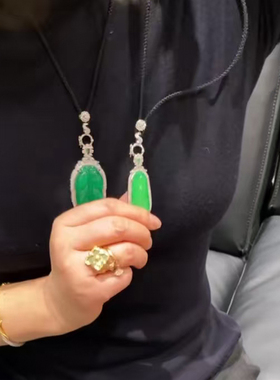 2025早春新款香港巴黎五区AK气质时尚绿树叶子吊坠翡翠色锁骨项链