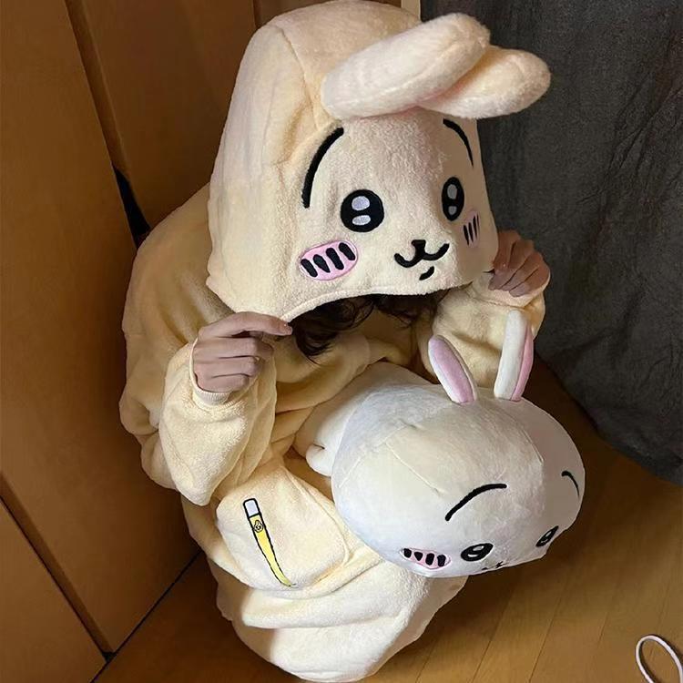 日系乌萨奇连帽法兰绒睡衣女秋冬款卡通小八连体睡袍可外穿家居服