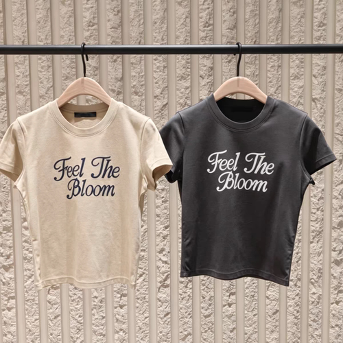 珂家正品26夏新品艺术字体印花收腰正肩弹力棉短袖T恤MBF2TEE046