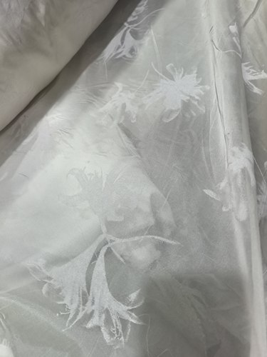 5米x1.45米欧根纱植绒花，手感挺括，轻薄透肉B162