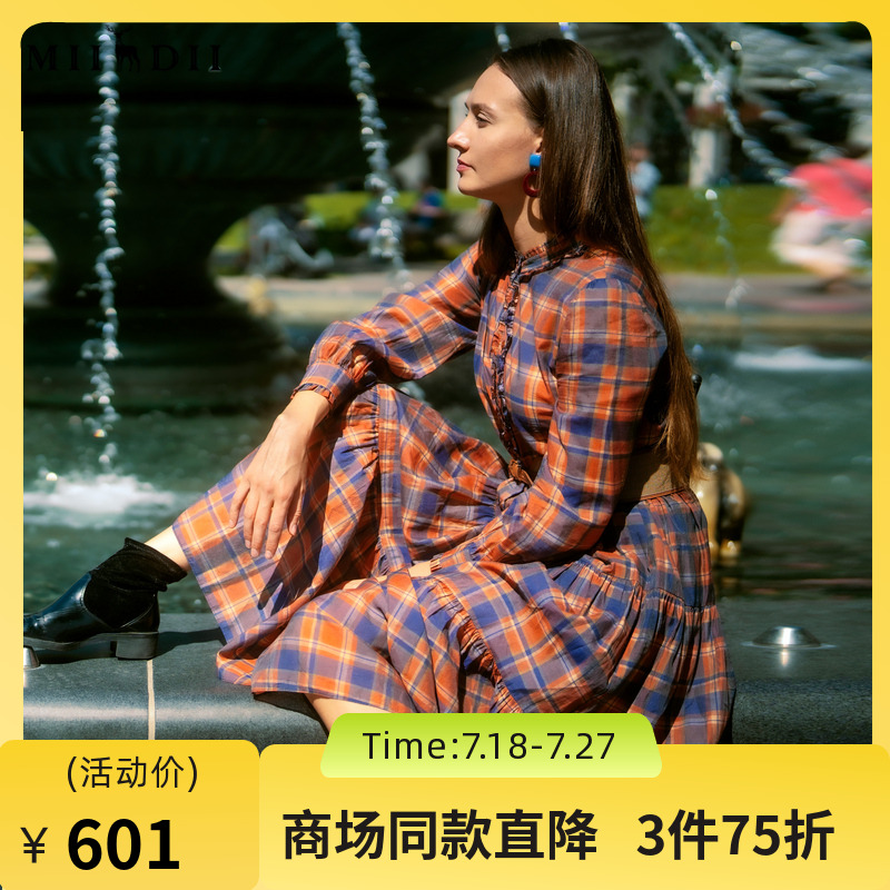 谜底格子连衣裙长袖2023