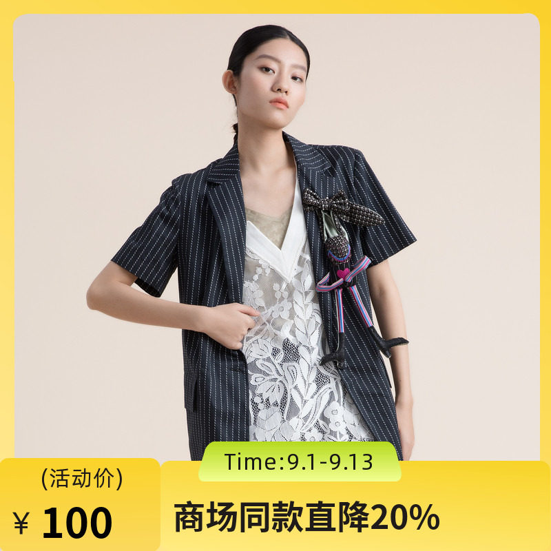 谜底宽肩廓形西装女夏季设计感小众纯棉短袖西服女222MW0509图片