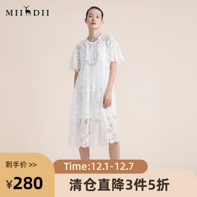 蕾丝面料与手钩工艺结合，高腰宽松版型