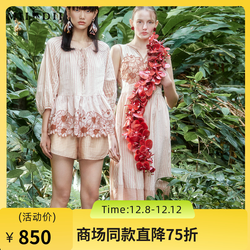 谜底浪漫度假大摆型连衣裙