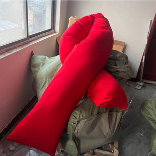 新年大树红色围巾网片拍照打卡公园景观大树围脖节日店铺装饰定制