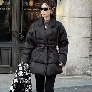 2025冬季新款韩版缎面宽松收腰中长款羽绒服女西装领90白鸭绒外套