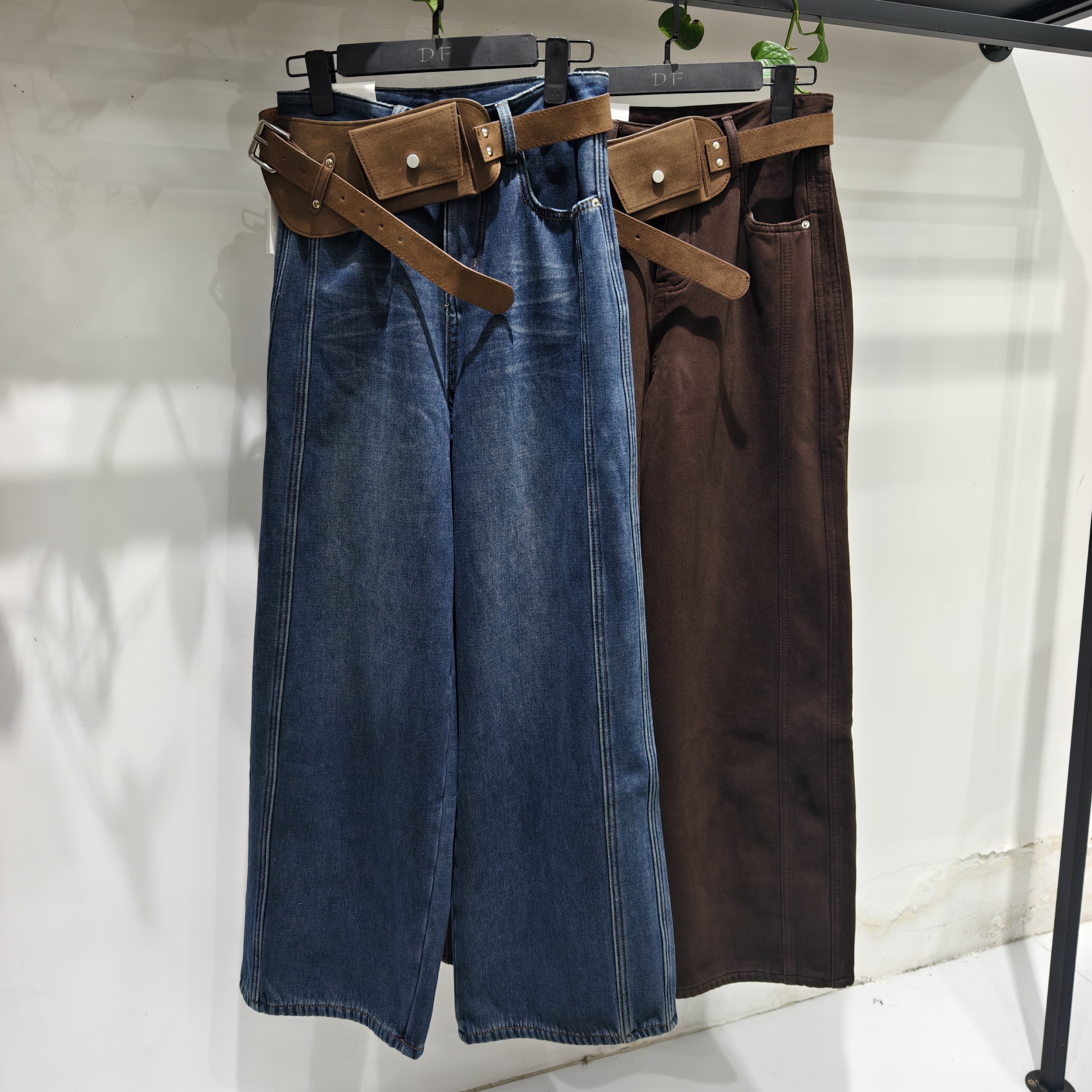 阔腿弯刀牛仔裤女小个子冬季2025复古设计感丹宁蓝加绒窄版直筒裤