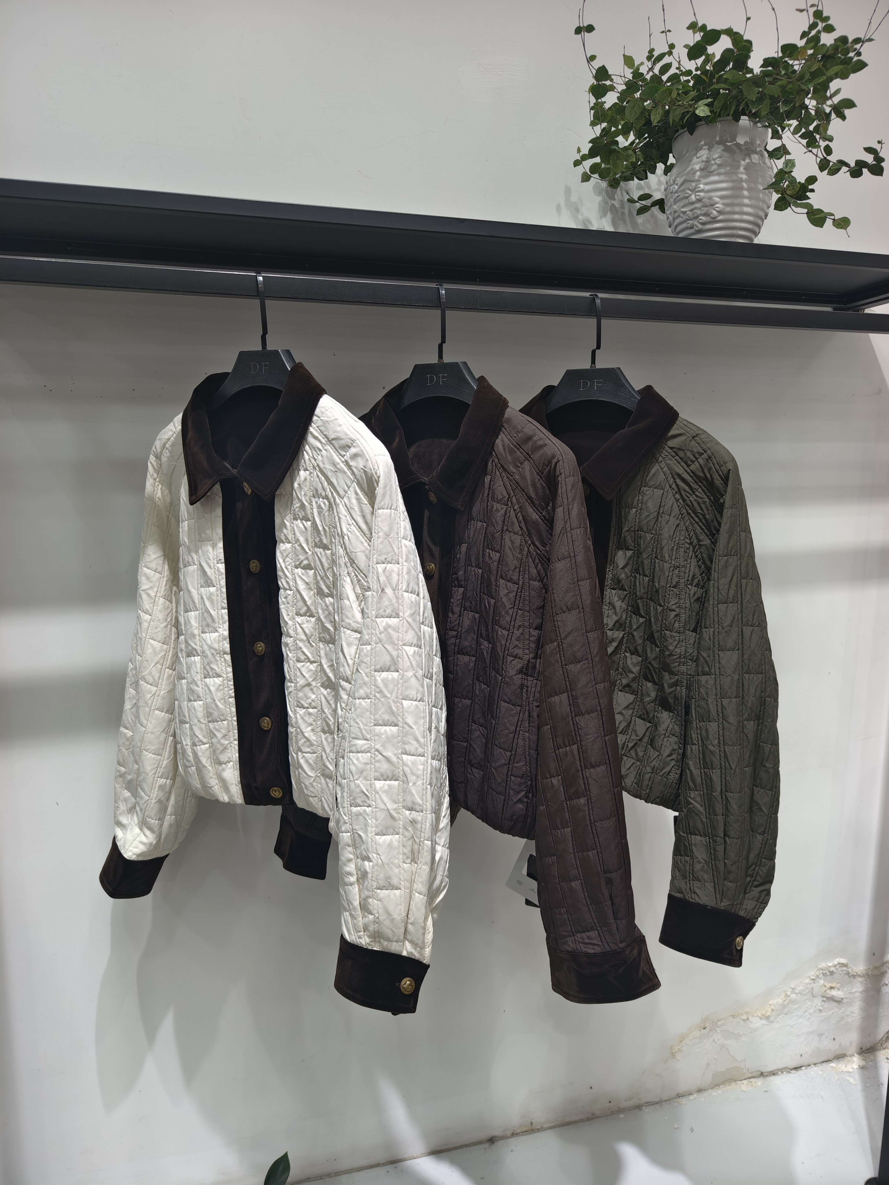 韩系撞色灯芯绒领菱格绗缝短棉服女单排扣宽松小个子轻薄夹棉外套