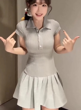 春夏polo领纯欲设计感短袖拼接连衣裙女新款修身显瘦甜辣纽扣裙子