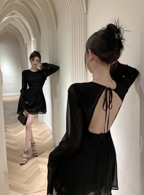 黑色长袖连衣裙女夏季法式御姐风短裙收腰a字露背气质高级感裙子