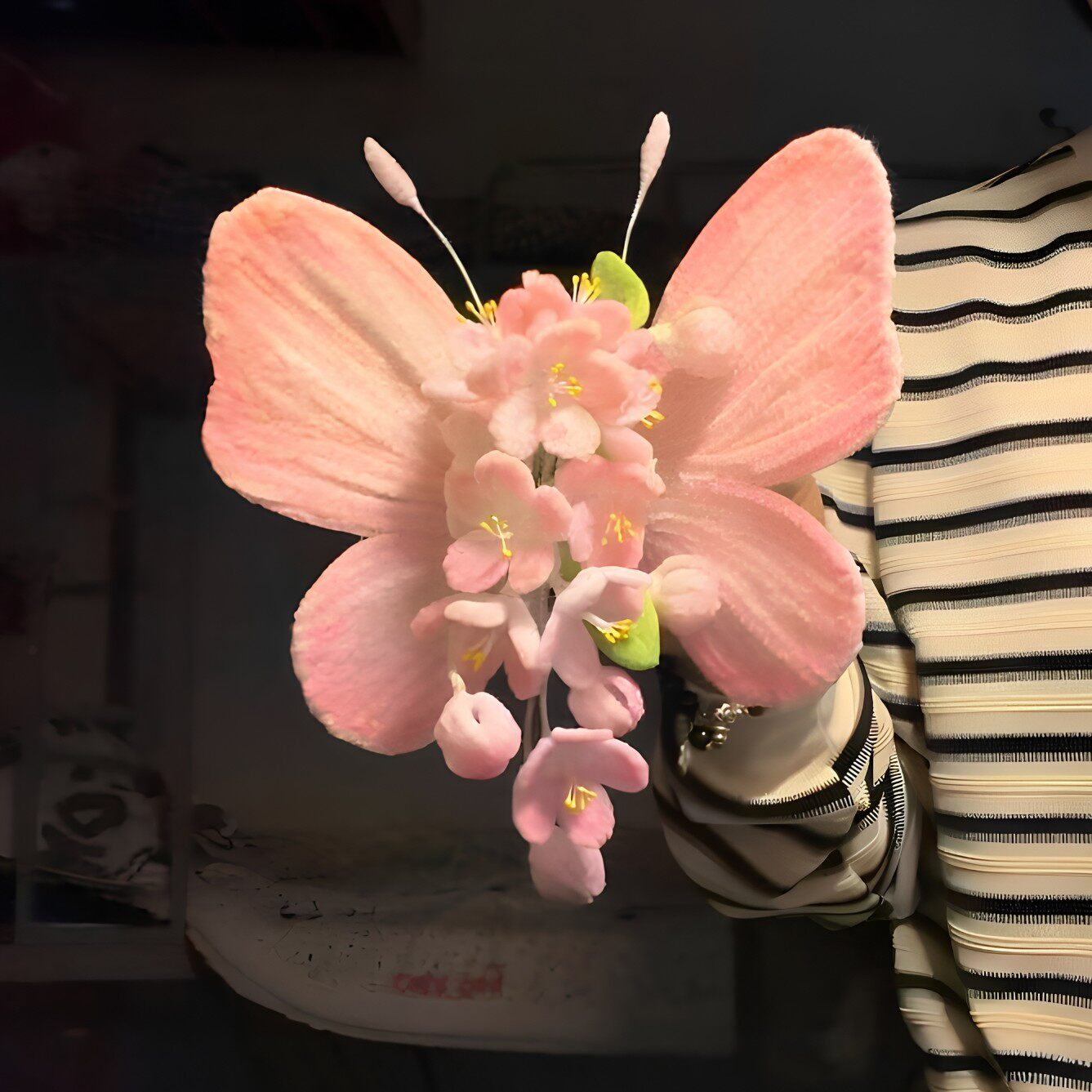 送女友闺蜜扭扭棒粉色蝴蝶花抓夹