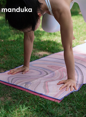 Manduka yogitoes吸汗防滑铺巾环保隔脏瑜伽垫布阿汤热瑜伽巾便携