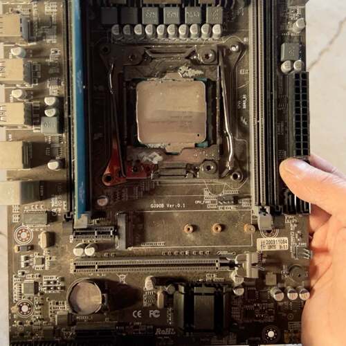 可维修X99主板CPUE5-2678V3  2G条，没拦板，